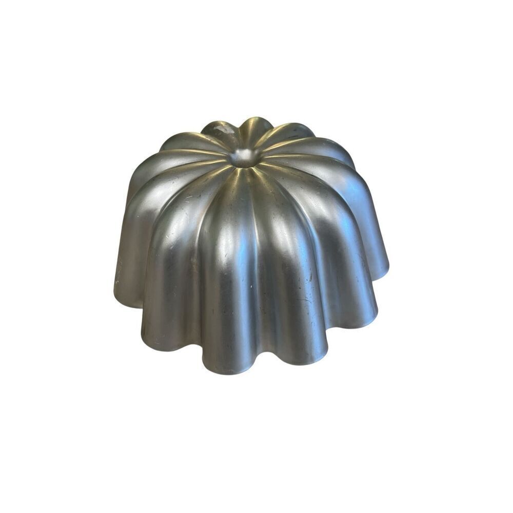 Vintage Mirro aluminum mold